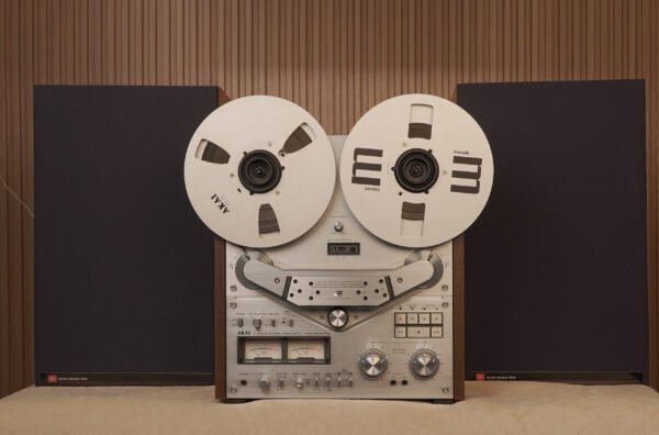 AKAI GX635D reel to reel