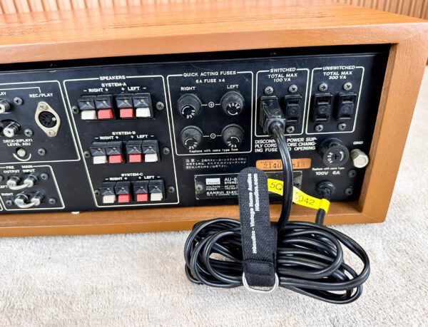 SANSUI AU-8500 AMPLIFIER