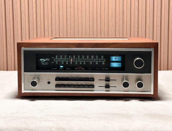 SUPERB MCINTOSH MAC 1900 VINTAGE RECEIVER