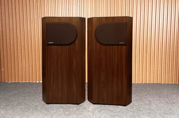 EXCELLENT BOSE 401 SPEAKERS