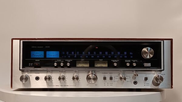SANSUI 7070 VINTAGE RECEIVER