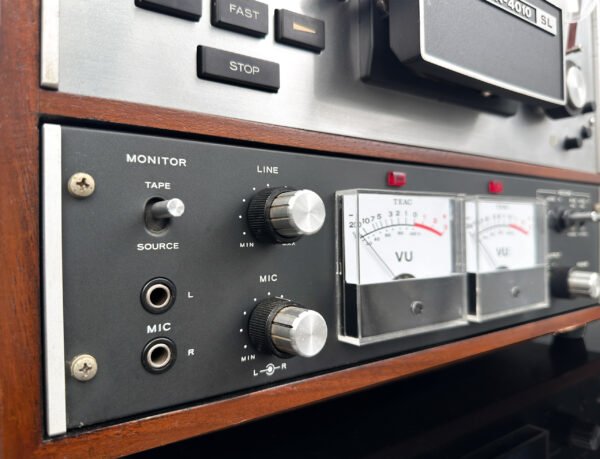 TEAC A-4010SL REEL-TO-REEL DECK